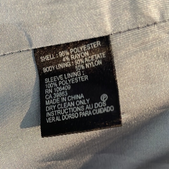 Gorgeous Tahari size 6 pinstriped black blazer - Picture 6 of 9